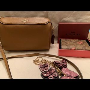 Cute Coach Set (Crossbody, Bag charm, and wallet)